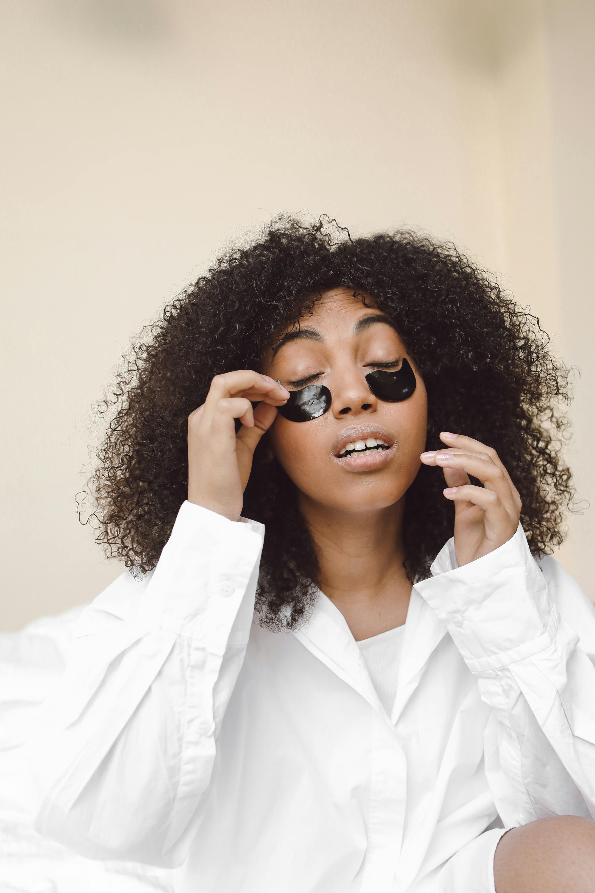 4 Ways To Prevent Bags Under Your Eyes!